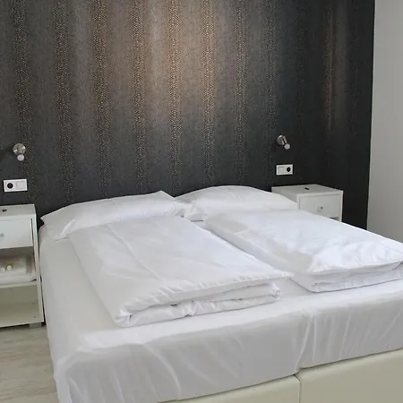 Apartment Pupa *